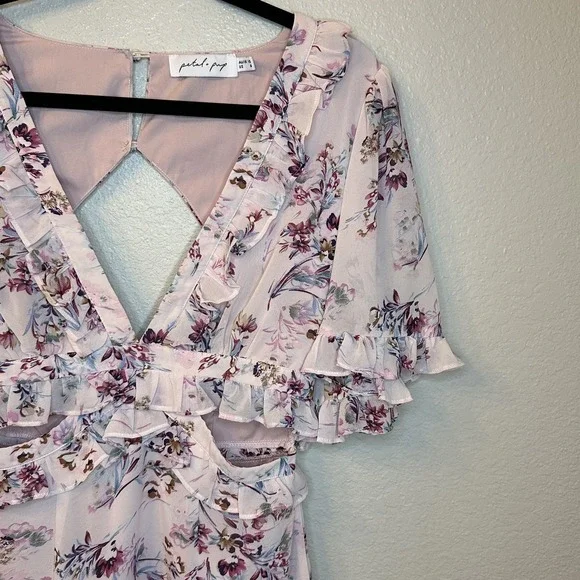 Petal & Pup Fairycore V-Neck Floral Mini Dress Size 6 Open Back Ruffle Cutouts - Picture 3 of 8